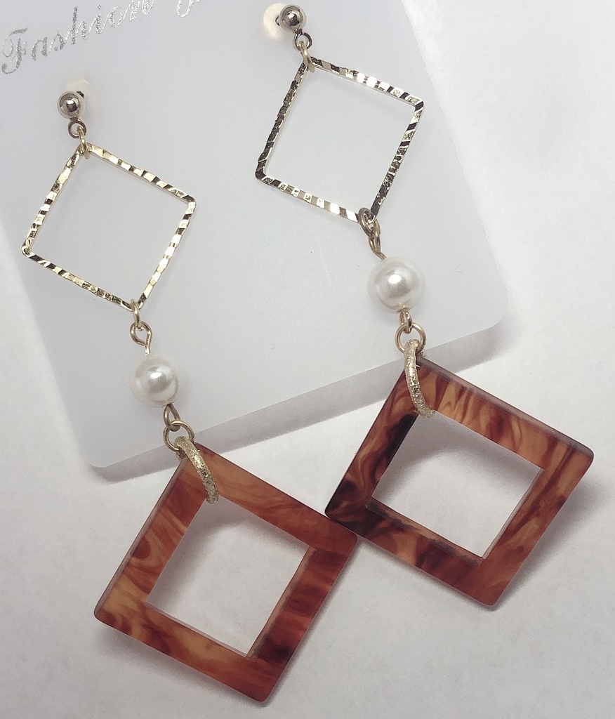 スクエアブラウンゆらゆらピアス