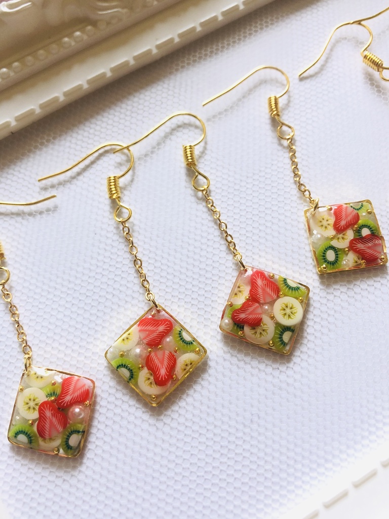 ゆらゆらミックスフルーツピアス