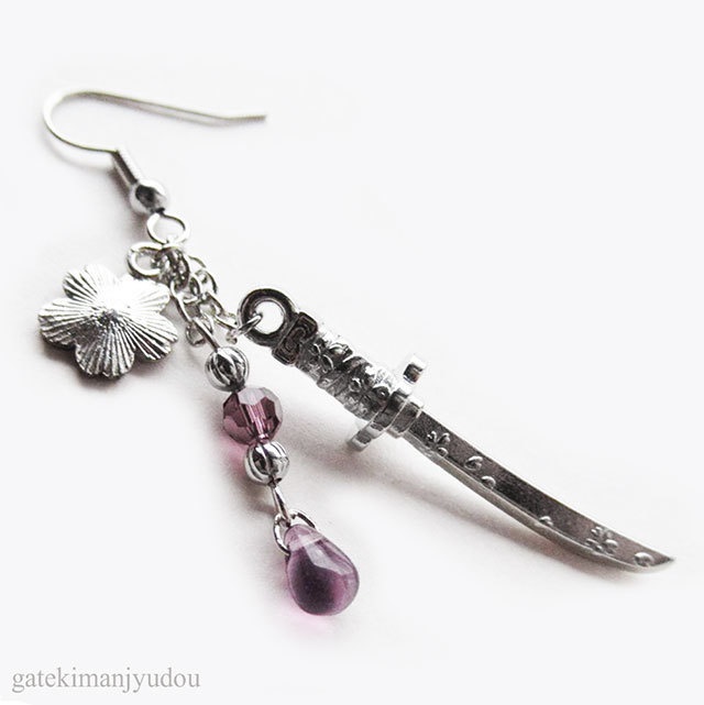 日本刀ピアス◆日光一文字【イヤリングやイヤーカフ等変更可】