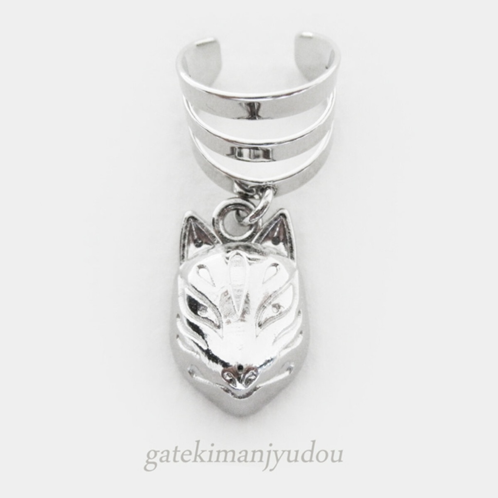 狐面の3連風イヤーカフス