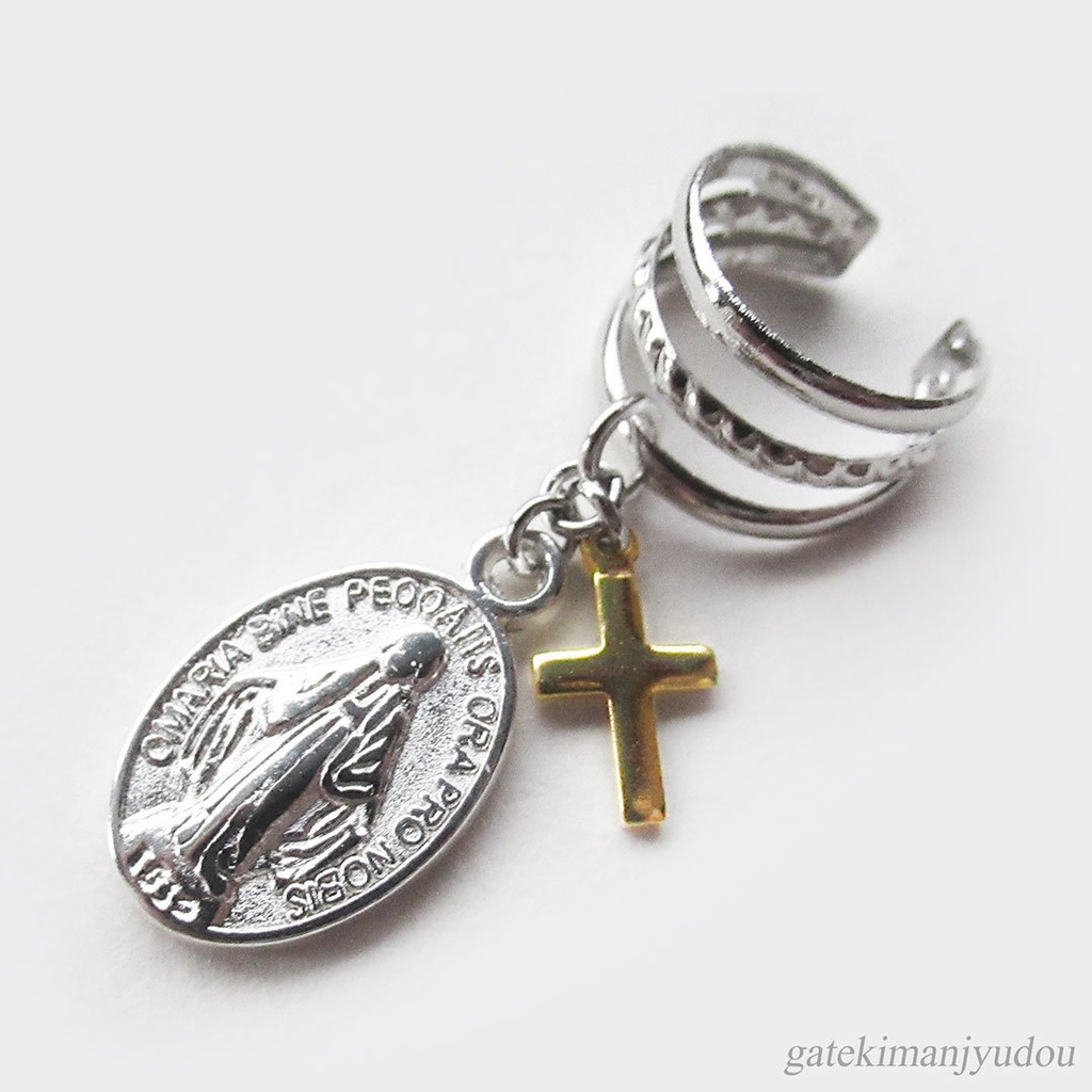 メダイとクロスのイヤーカフス