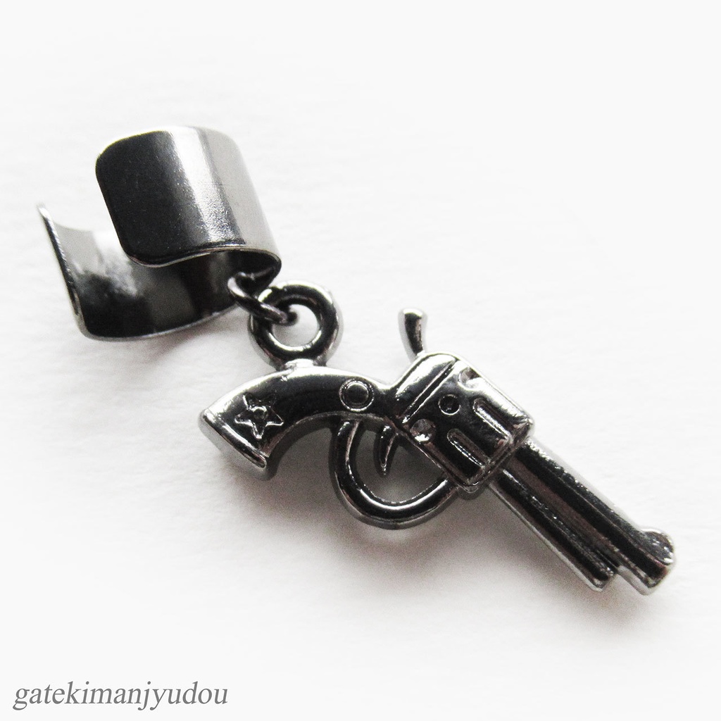 ピストルのイヤーカフ/ガンメタ