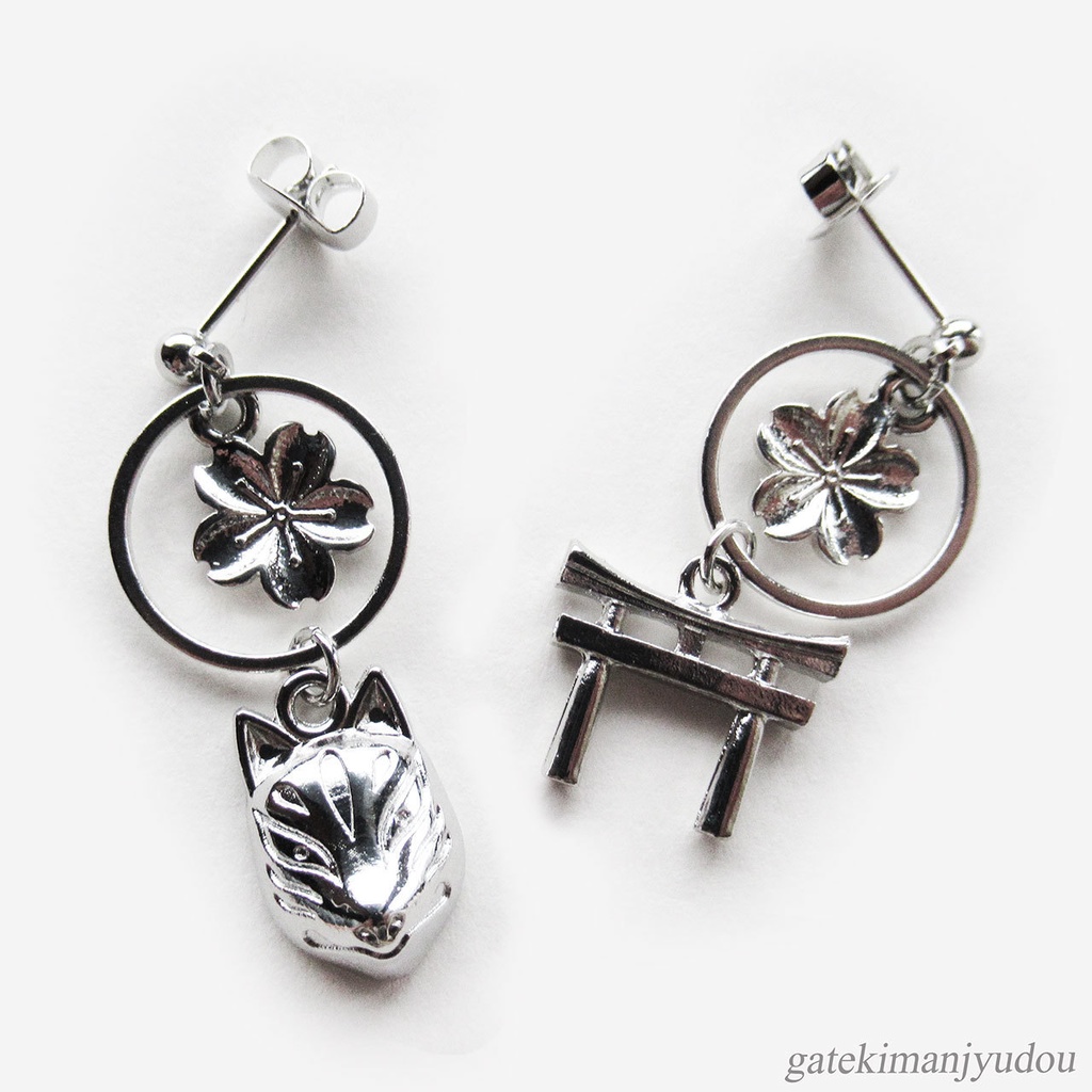 狐面×鳥居×桜ピアス【イヤリング変更可】