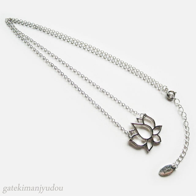 蓮のネックレス【長さ変更可】