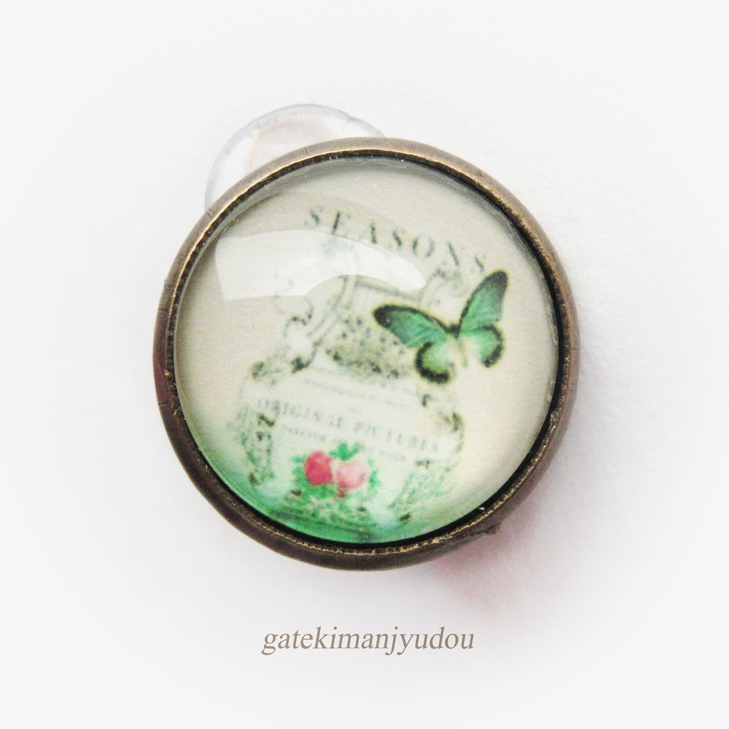 蝶のアンティーク風イヤリング