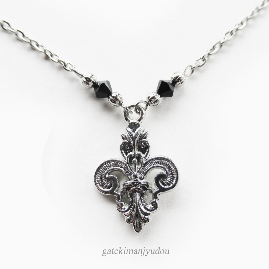 百合の紋章◆ネックレス【長さ変更可】〈ビースの色変更可〉