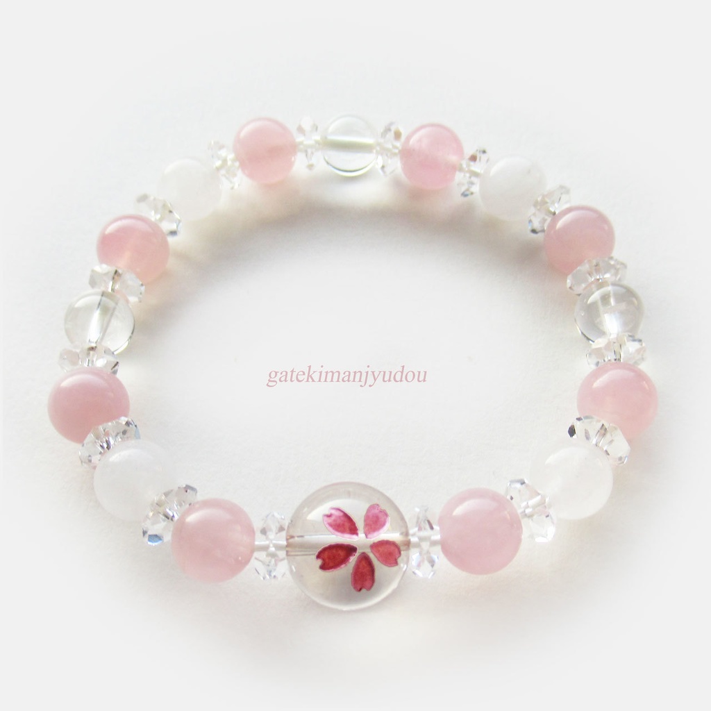 桜彫水晶とローズクォーツ達のブレスレット【サイズ変更可】