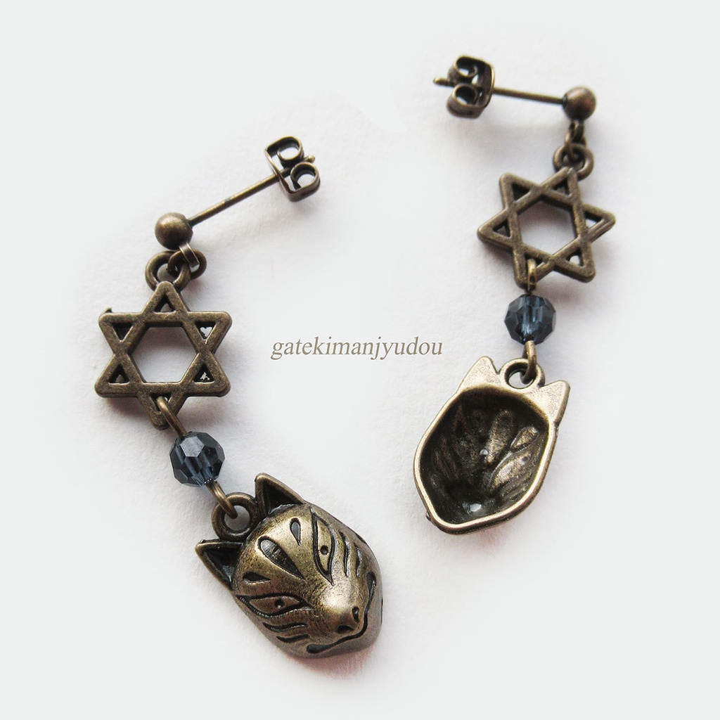 〈ビーズの色が選べる〉六芒星と狐面のピアス【イヤリング等変更可】