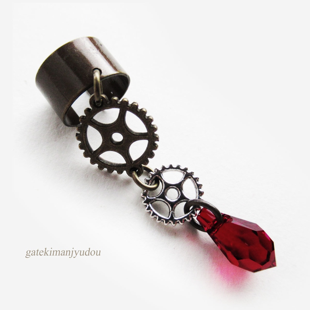 歯車のアンティーク調イヤーカフ/ボルドー