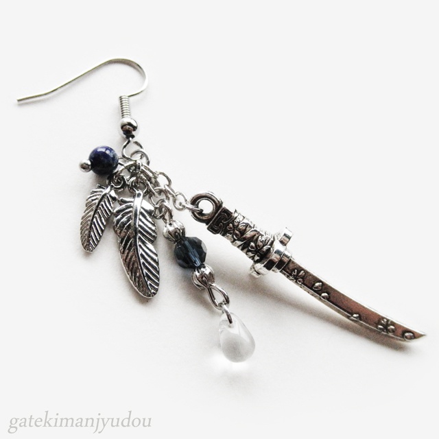 日本刀ピアス◆太鼓鐘貞宗【イヤリング・樹脂フックピアス等変更可】