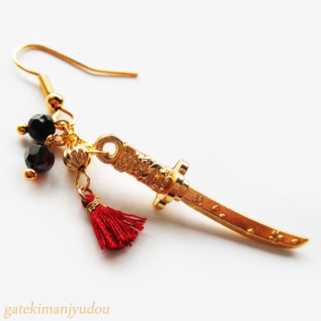 日本刀ピアス◆大倶利伽羅【イヤリング・樹脂フックピアス等変更可】