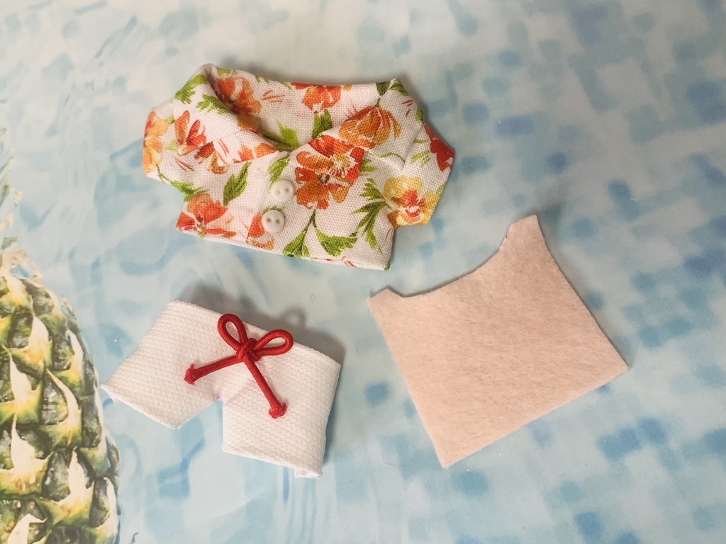 シャツと白パンツのセット