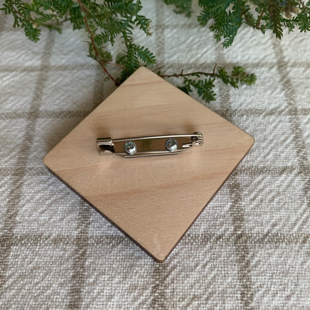 世界樹マークウッドバッジ