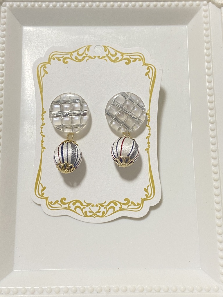 ブルーロック さまぁたいむ巻き玉モチーフピアス