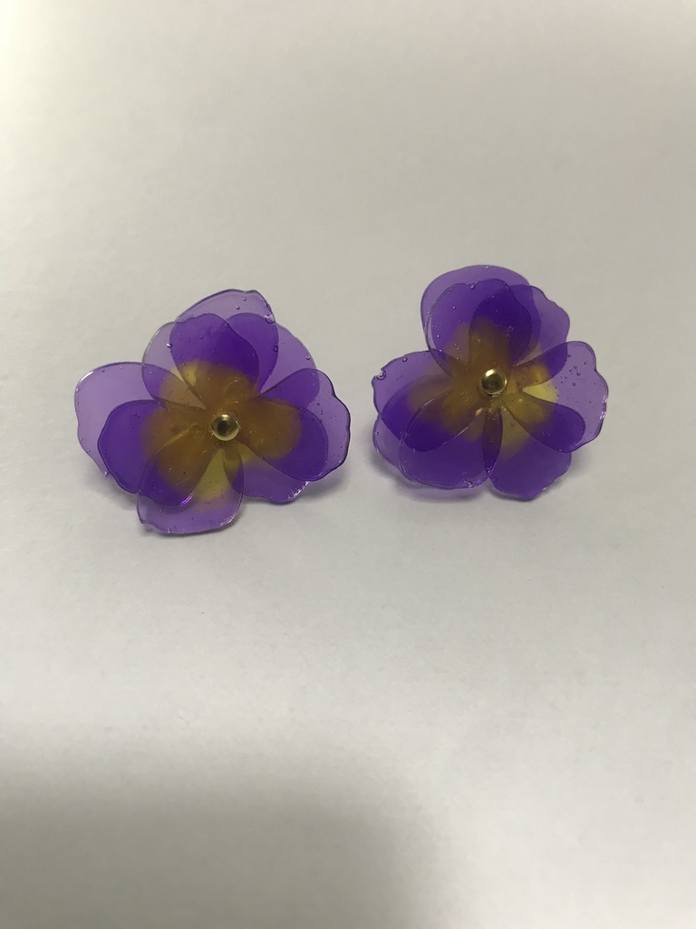 三色菫のピアス