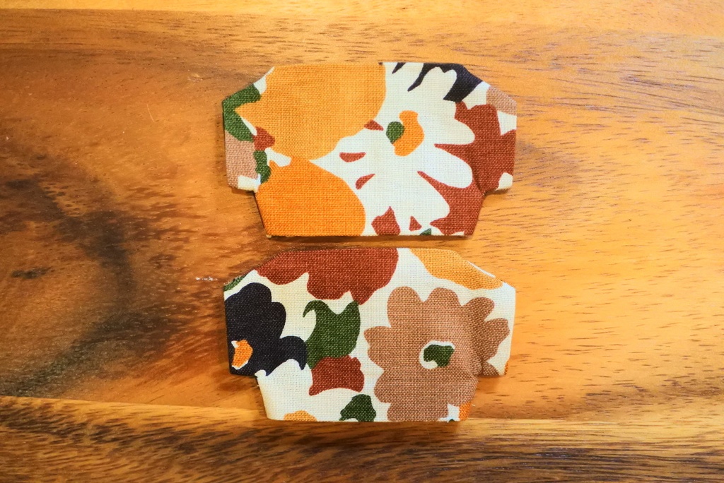 《01/28 21時》ブラウンフラワー