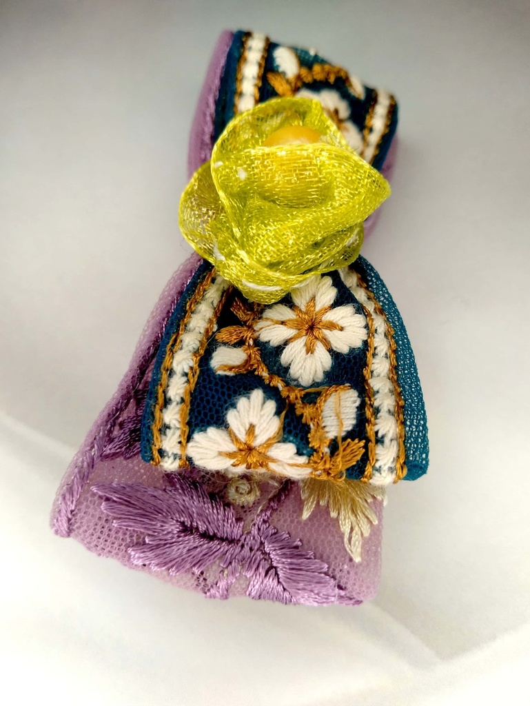 イメージインド刺繍リボンバレッタ《ココナッツミルク色の真珠》