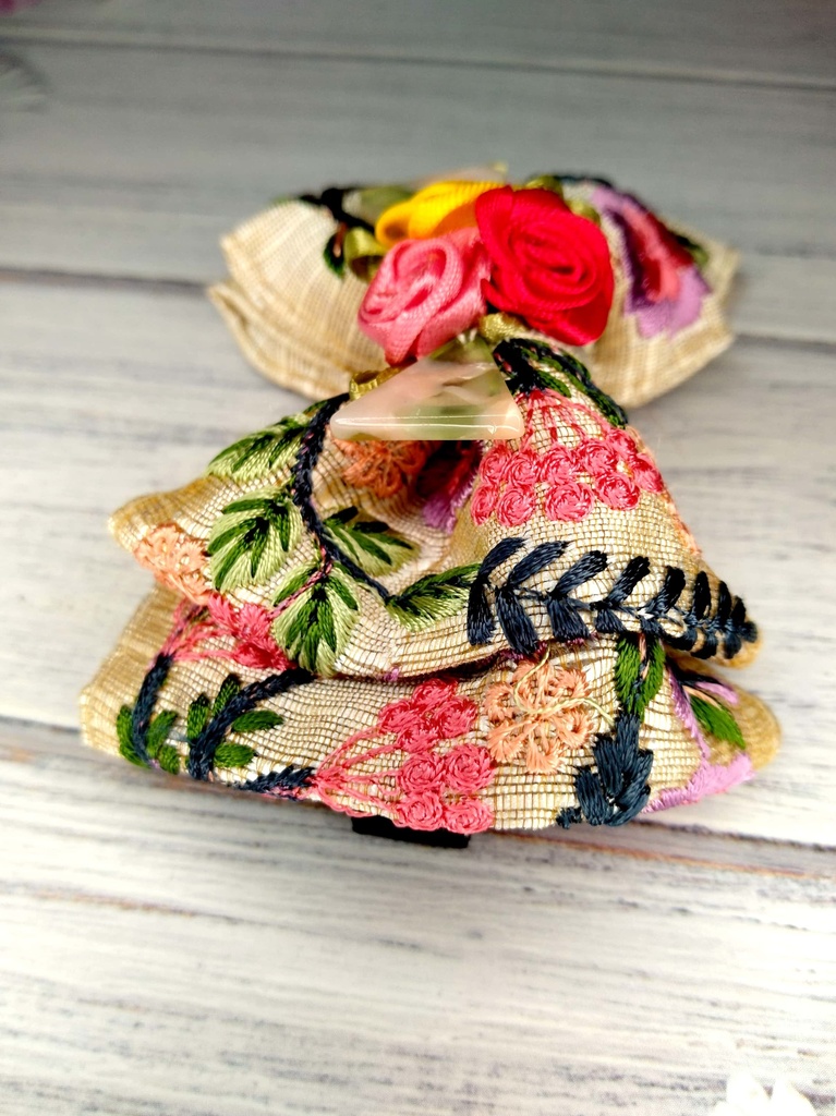 インド刺繍リボンヘアクリップ《幸福の花園》