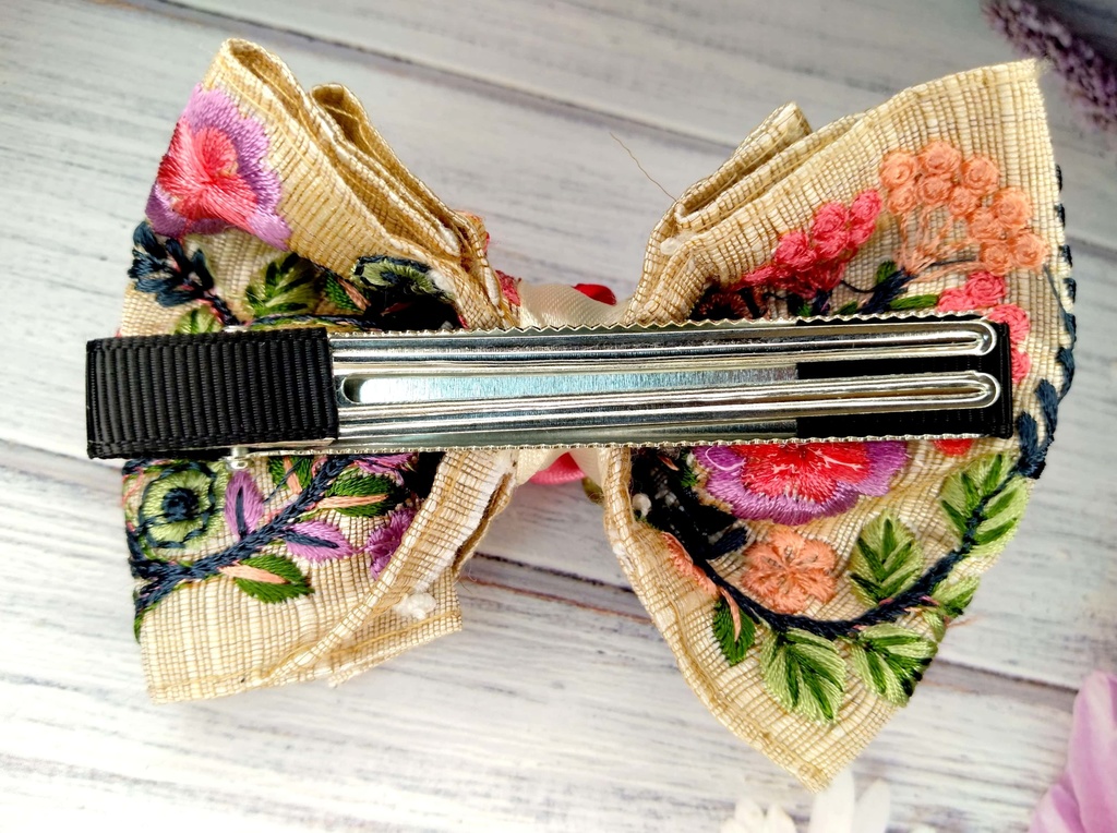 インド刺繍リボンヘアクリップ《幸福の花園》