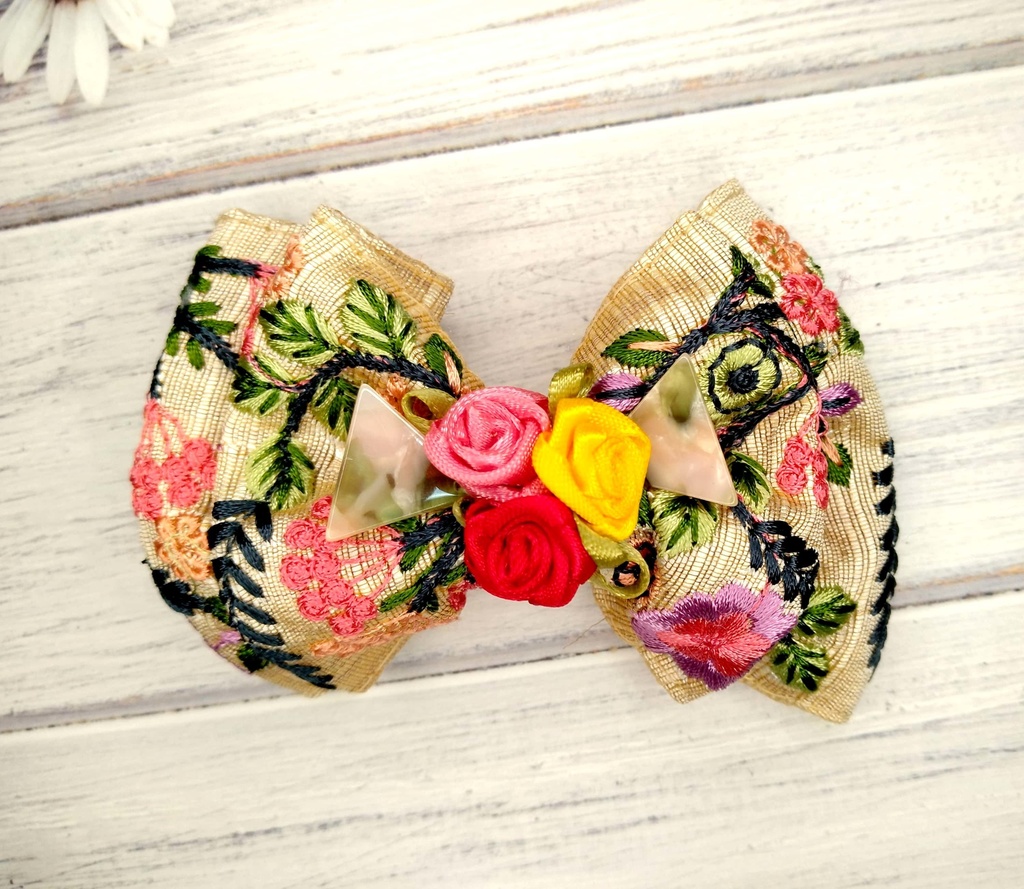 インド刺繍リボンヘアクリップ《幸福の花園》