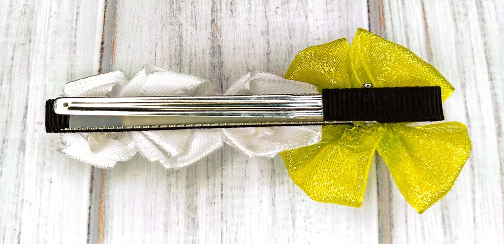 リボンヘアクリップ《見つけてほしくて》