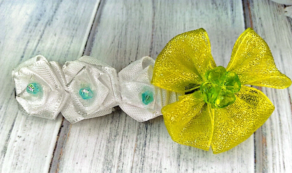 リボンヘアクリップ《見つけてほしくて》