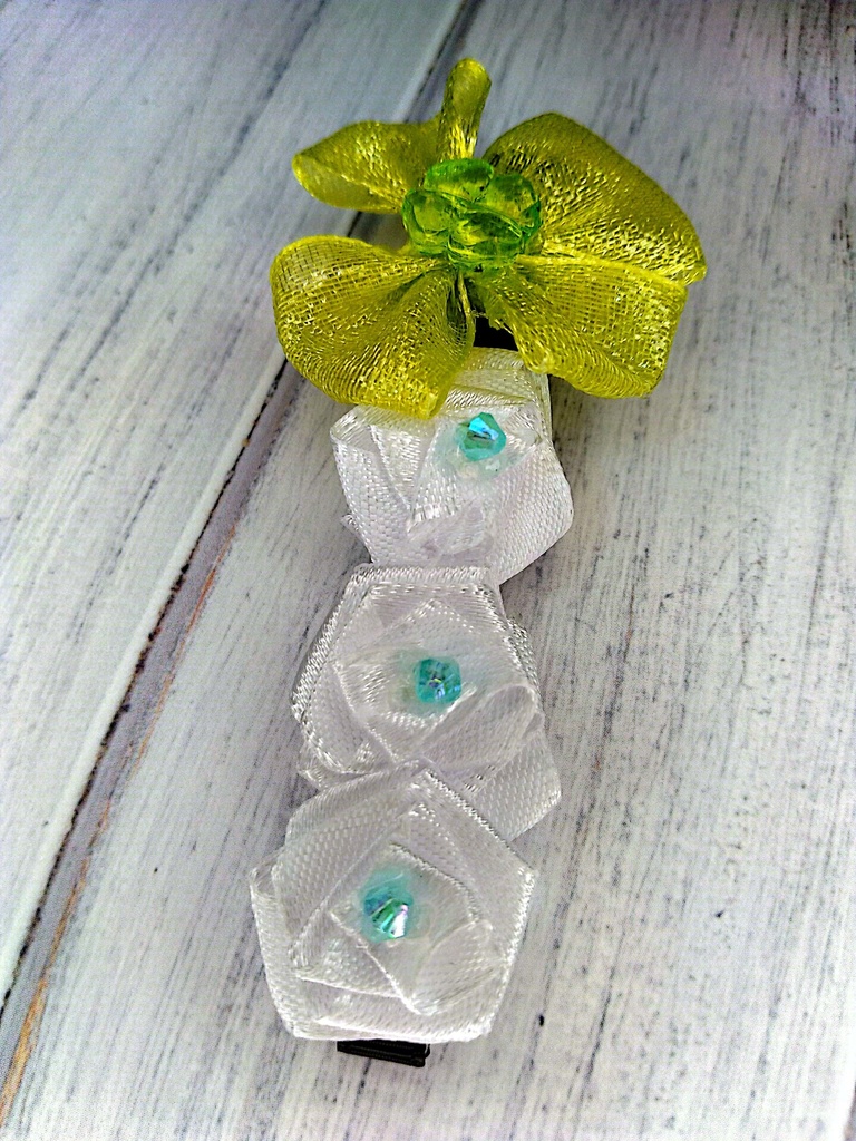 リボンヘアクリップ《見つけてほしくて》