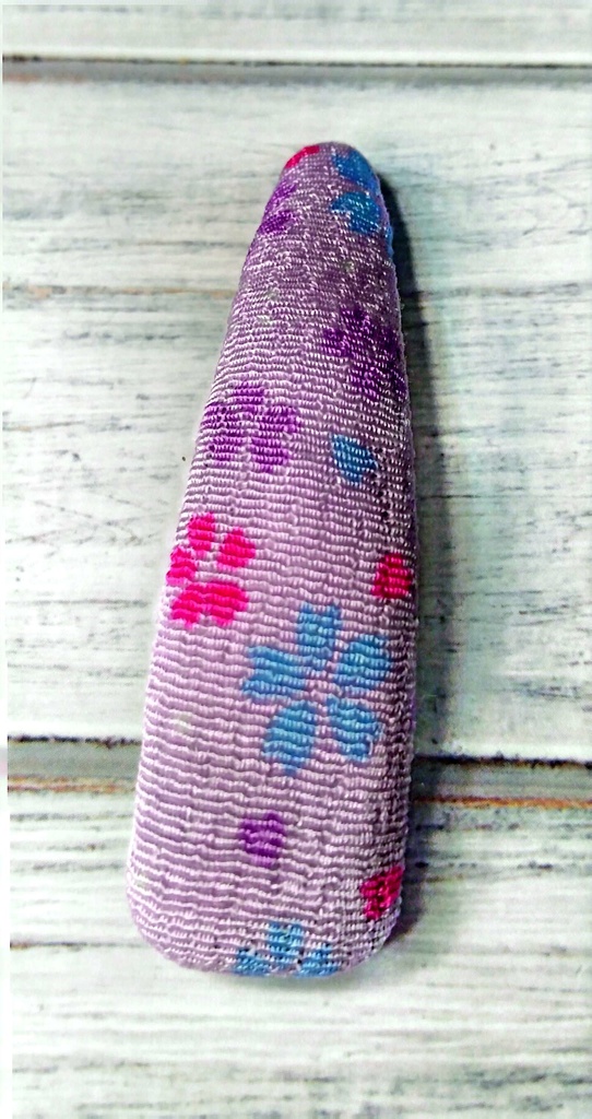 和柄リボンパッチン留め《花散る小川》