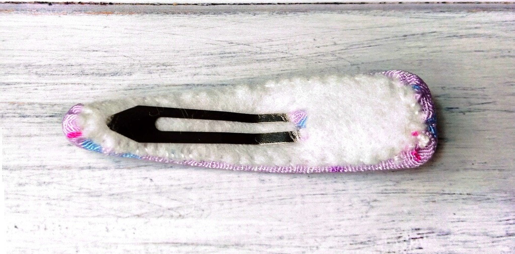 和柄リボンパッチン留め《花散る小川》