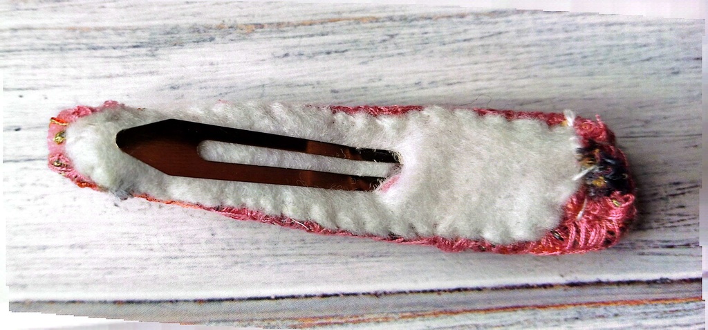 インド刺繍リボンパッチン留め《カノンを奏でて》