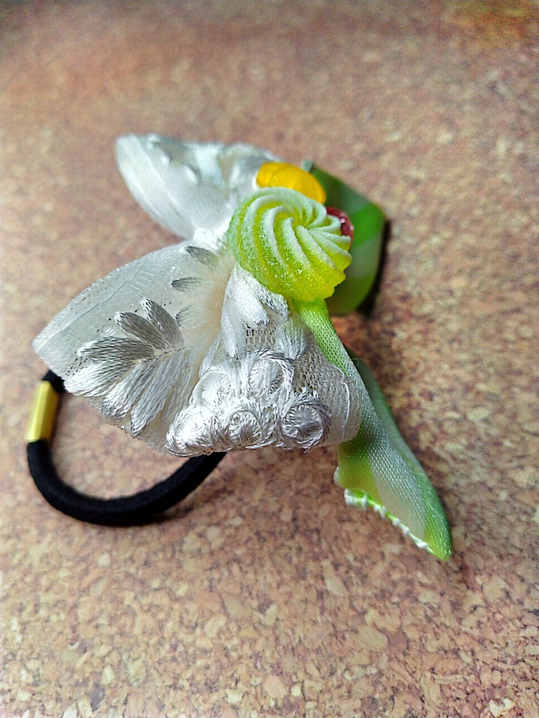 インド刺繍リボンヘアゴム《不機嫌な日曜日》