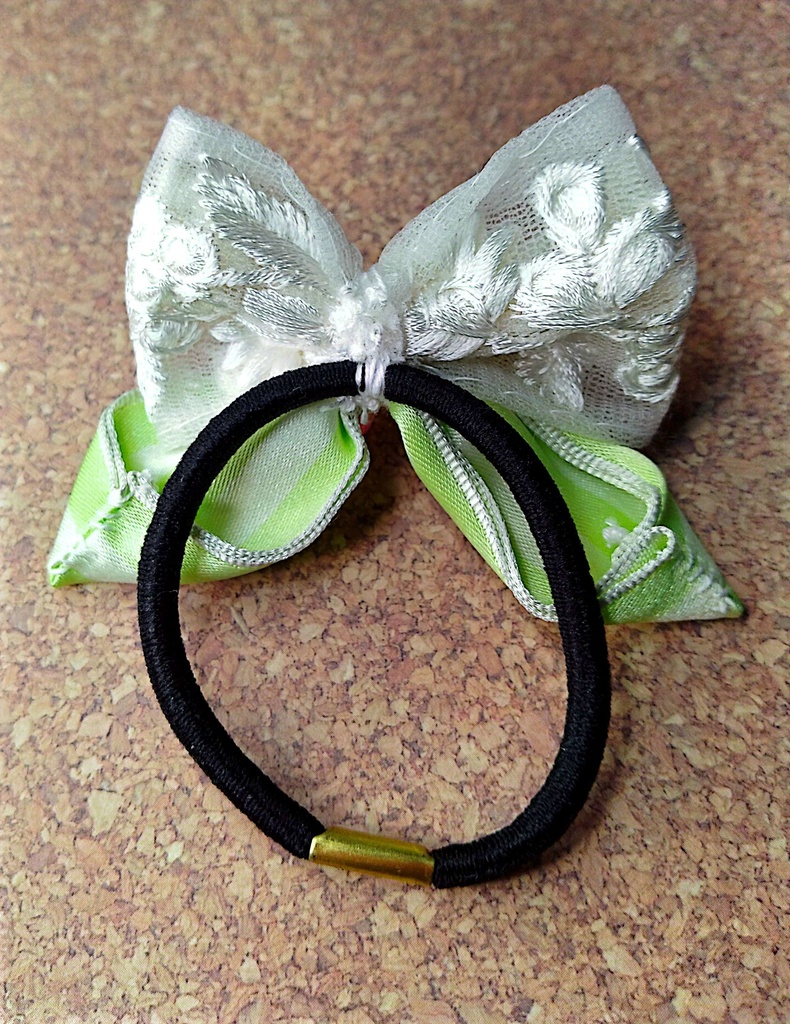 インド刺繍リボンヘアゴム《不機嫌な日曜日》