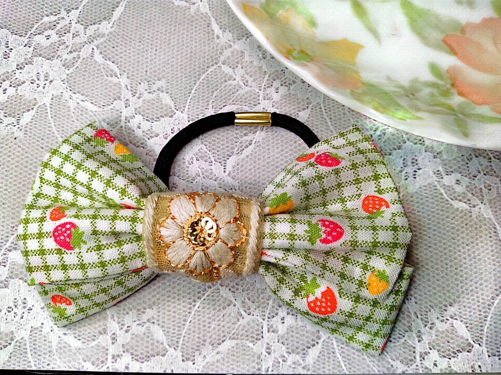 インド刺繍リボンヘアゴム《甘酸っぱい風を辿る》