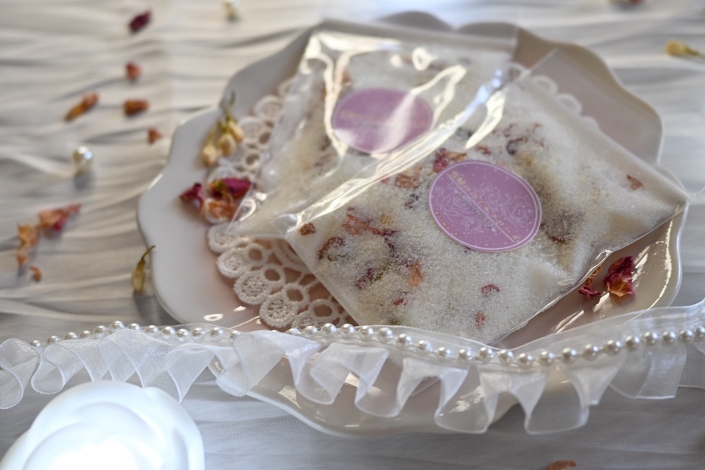 バスソルト| 雪解けのミルクローズ -Snowmelt Milk Rose- (匿名発送)