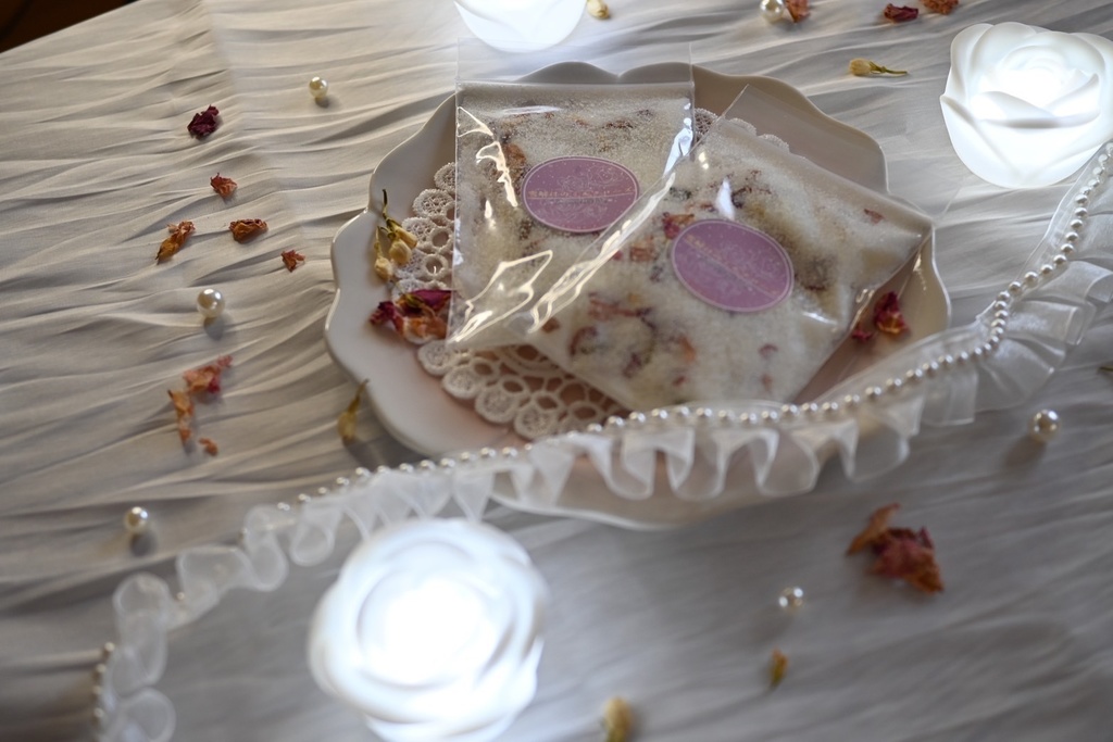 バスソルト| 雪解けのミルクローズ -Snowmelt Milk Rose- (匿名発送)