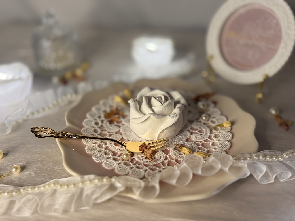 【雪解けのミルクローズ】シリーズ第2弾!~白薔薇の貴婦人~(アロマストーン)ラッピング付き