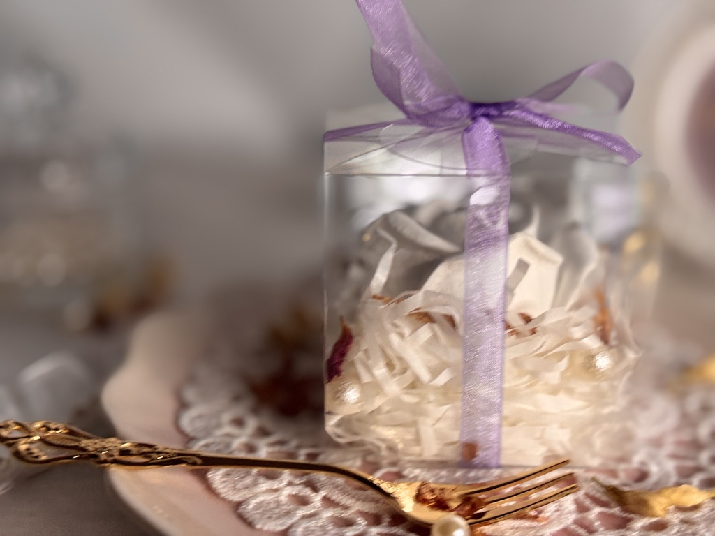 【雪解けのミルクローズ】シリーズ第2弾!~白薔薇の貴婦人~(アロマストーン)ラッピング付き