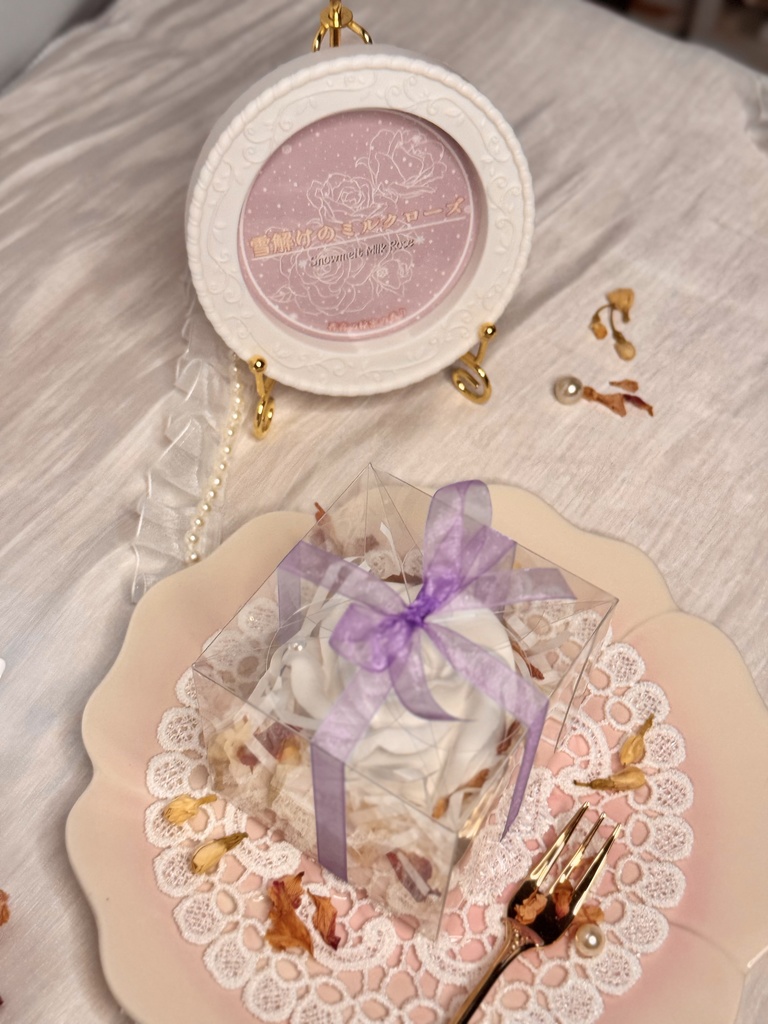 【雪解けのミルクローズ】シリーズ第2弾!~白薔薇の貴婦人~(アロマストーン)ラッピング付き