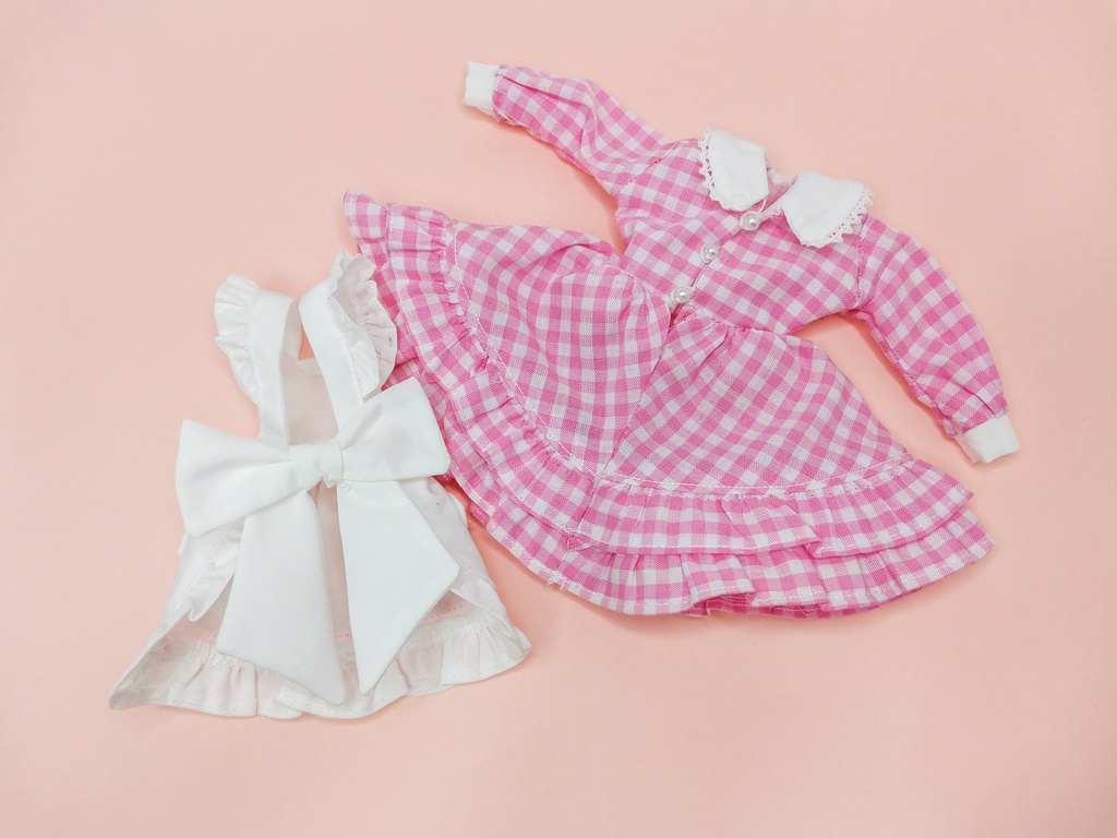 22cmサイズ ドール服 ギンガムチェックエプロンドレスセット