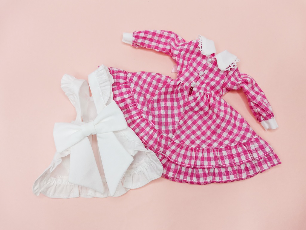 22cmサイズ ドール服 ギンガムチェックエプロンドレスセット
