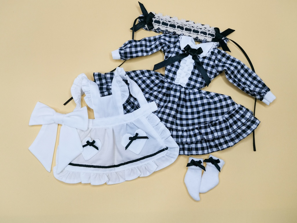 22cmサイズ ドール服 ギンガムチェックエプロンドレスセット