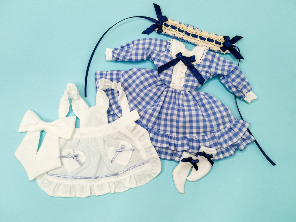 22cmサイズ ドール服 ギンガムチェックエプロンドレスセット