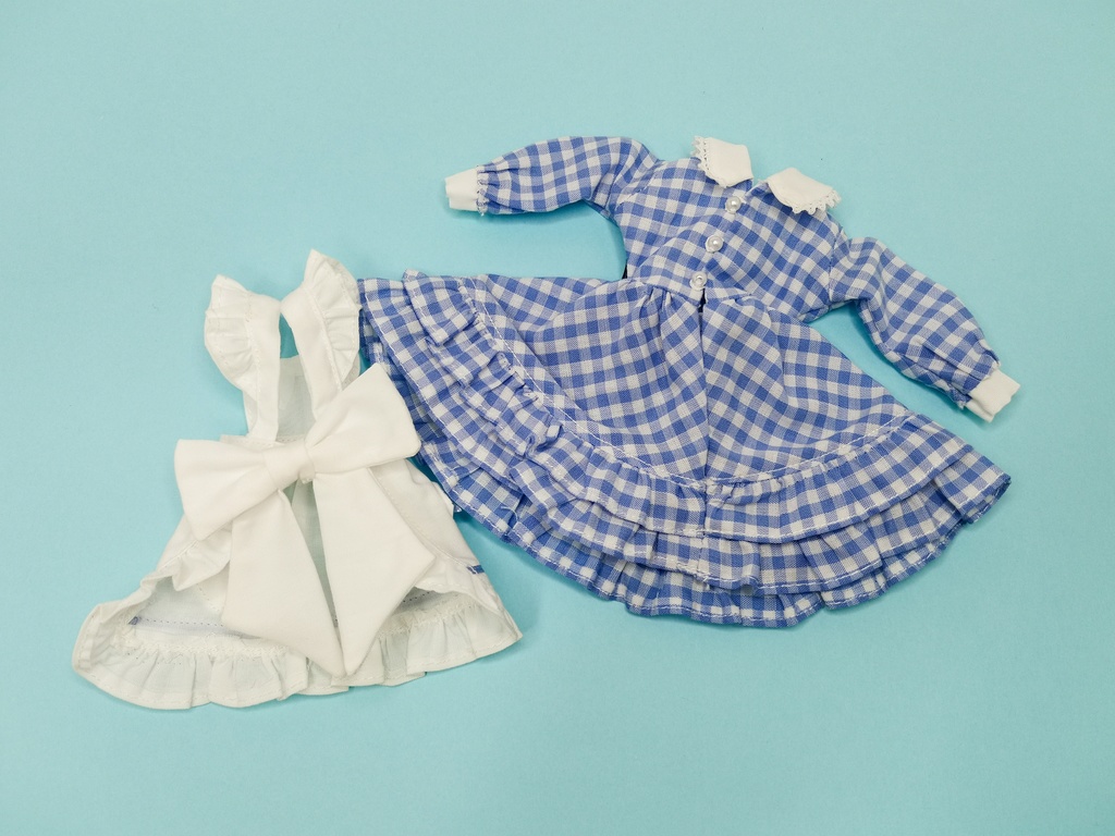 22cmサイズ ドール服 ギンガムチェックエプロンドレスセット