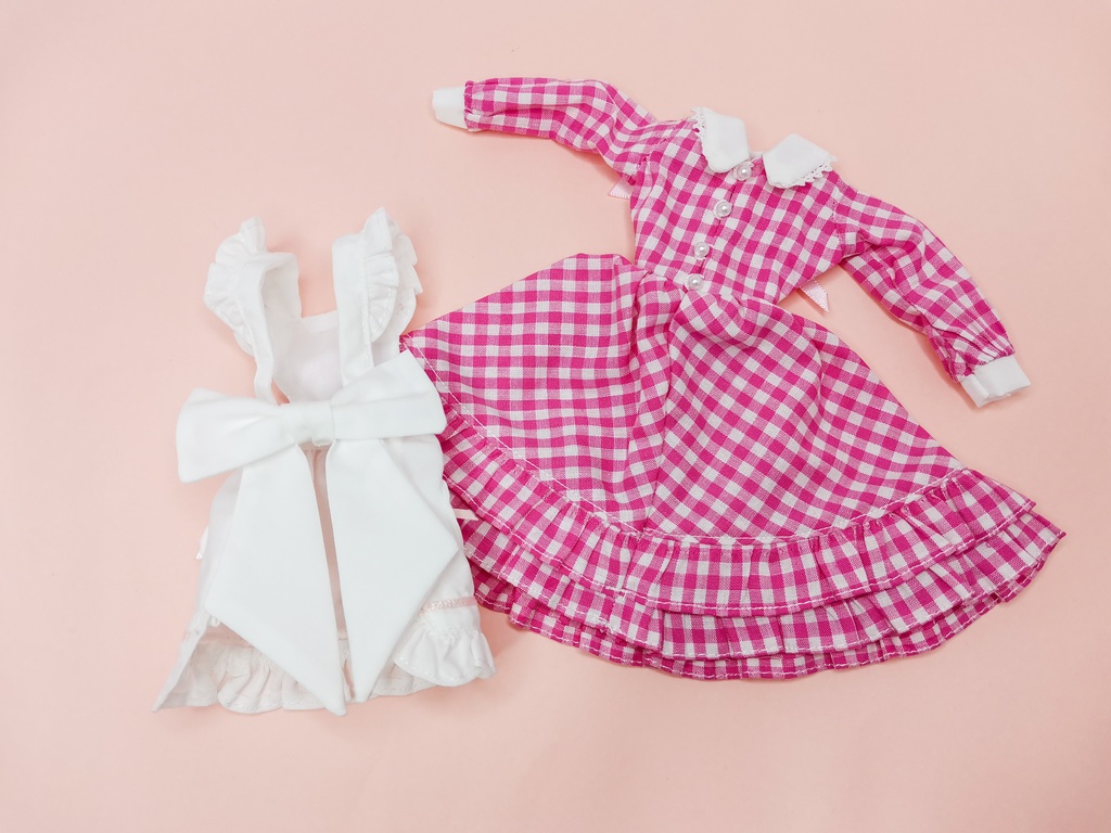 27cmサイズ ドール服 ギンガムチェックエプロンドレスセット