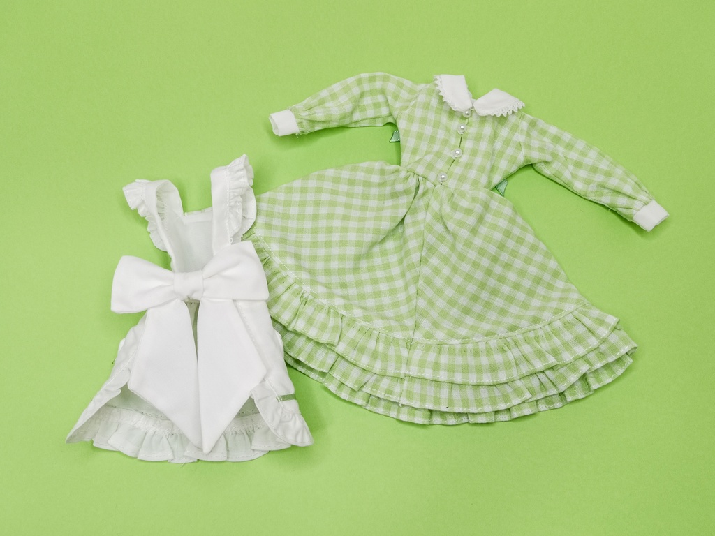 27cmサイズ ドール服 ギンガムチェックエプロンドレスセット