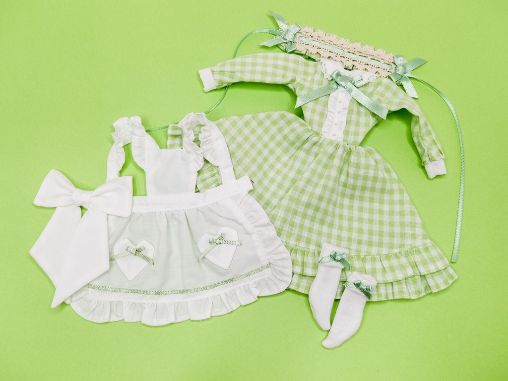 27cmサイズ ドール服 ギンガムチェックエプロンドレスセット