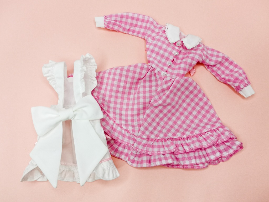 27cmサイズ ドール服 ギンガムチェックエプロンドレスセット