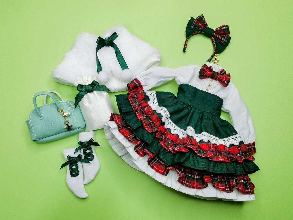 22cmサイズ ドール服 クリスマスワンピースセット - erieri*doll - BOOTH