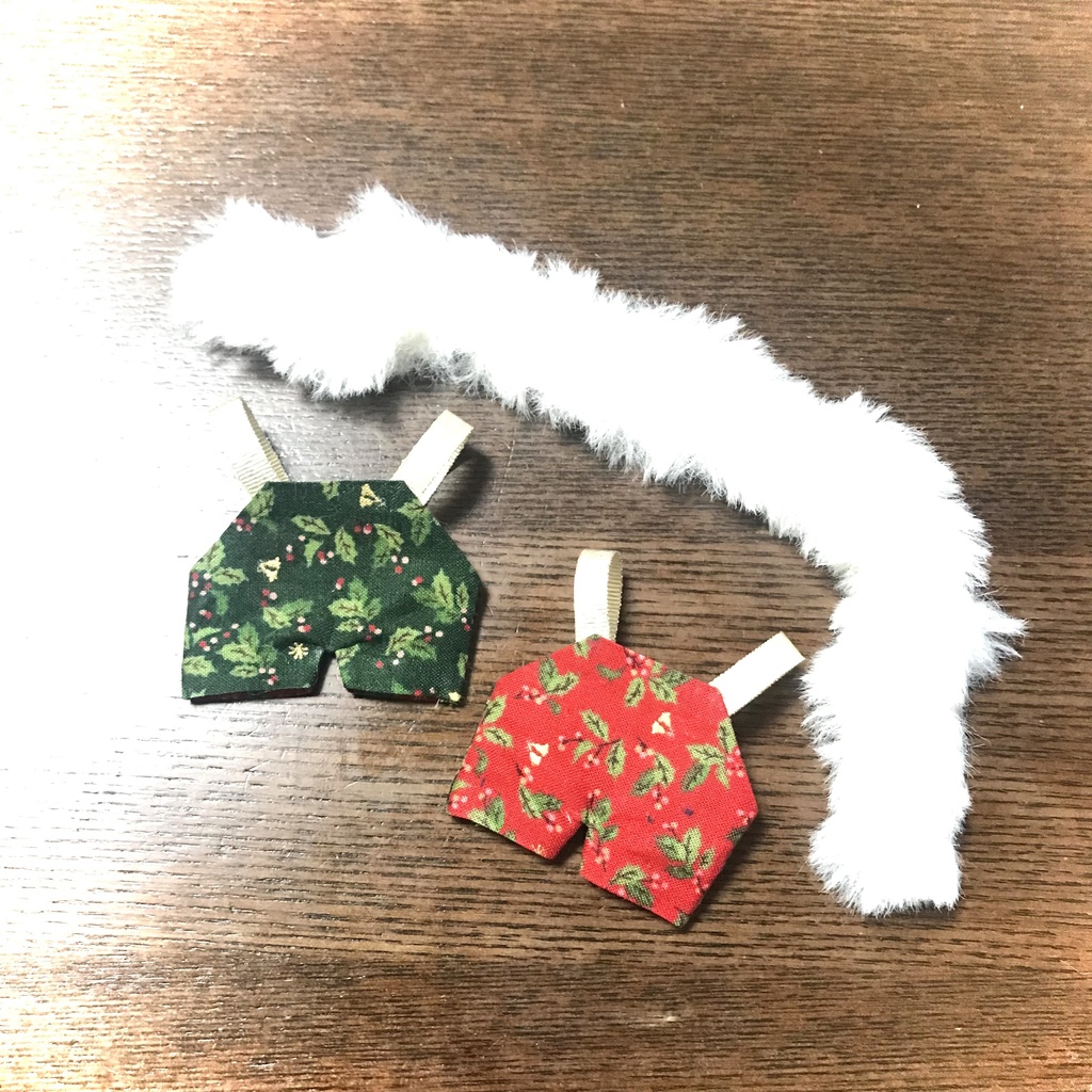 ぬい服 クリスマスのリバーシブルサロペット&マフラー