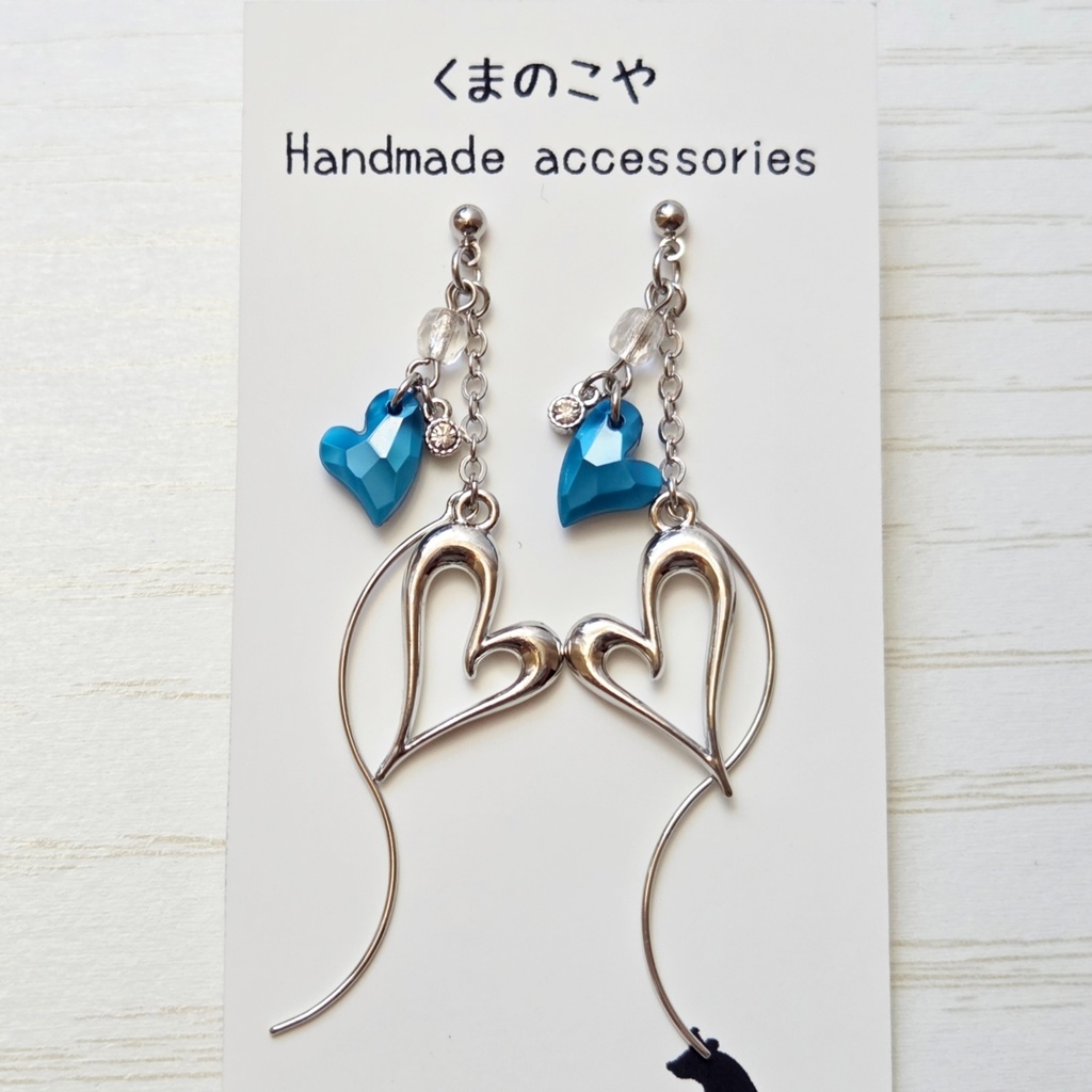 揺れるハートの耳飾り(足利軍イメージ)